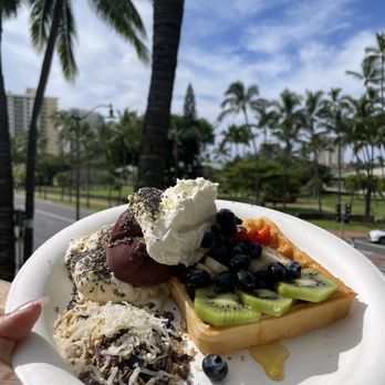 Waffle and Berry - Kireina Hana (1/3) - Waffles Near Me - Honolulu, Hawaii