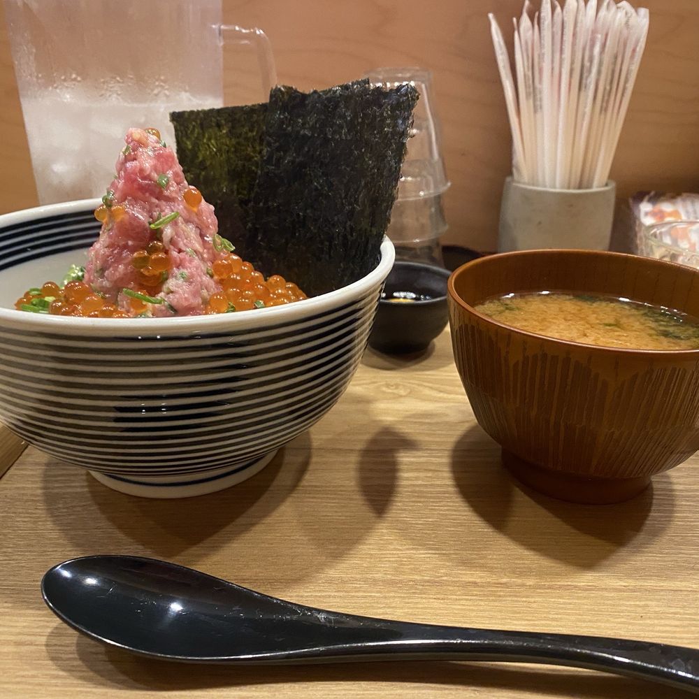 Tame bowl with miso soup Tame bowl with miso soup