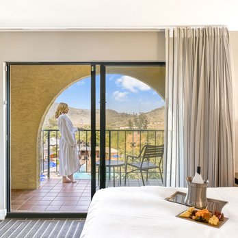 Hilton Phoenix Tapatio Cliffs Resort - Guest room - Hotels Near Me - Phoenix, Arizona