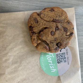 Florish - Peanut Butter Dark Chocolate Pretzel Cookie - Pizza Near Me - Tampa Bay, Florida