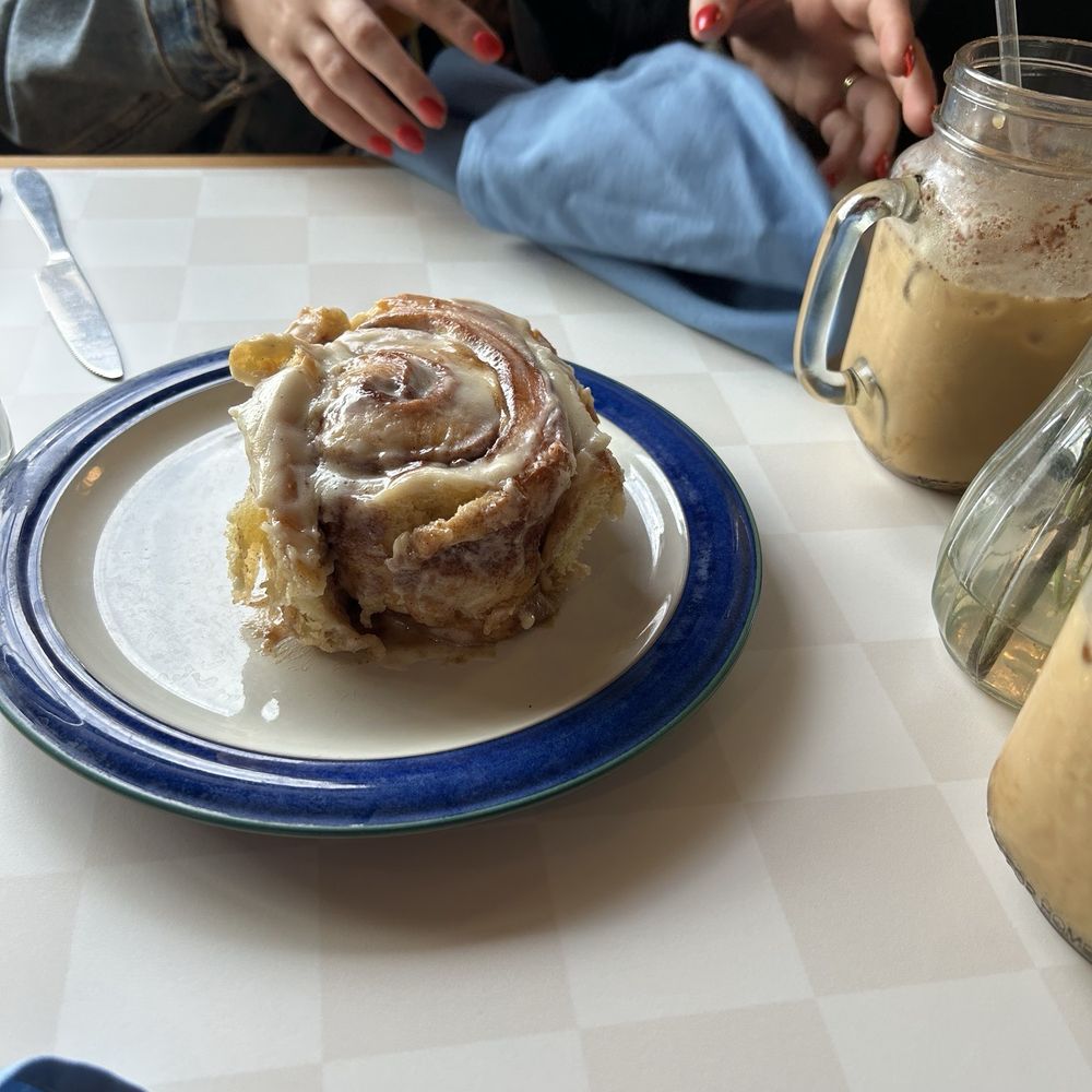 Borage - Cinnamon roll - Breakfast & Brunch Near Me - Indianapolis, Indiana