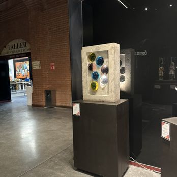 MUVI Museo del Vidrio - Sin titulo by Angela Gurria - Museums Near Me - Monterrey, NLE
