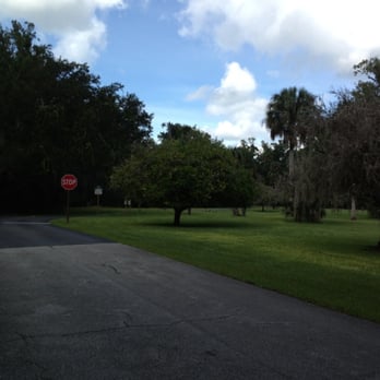 Highlands Hammock State Park - 2 Mile Loop hiking trail access rd. - Parks Near Me - Sebring, Florida Highlands Hammock State Park - 2 Mile Loop hiking trail access rd. - Parks Near Me - Sebring, Florida