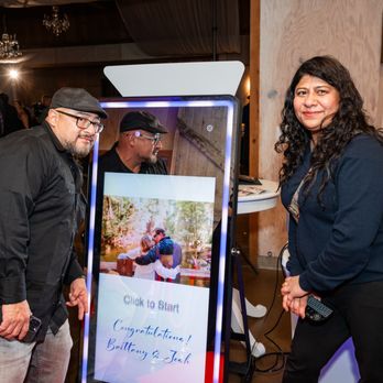 Kiani Moments - Photo Booth Rentals Near Me Kiani Moments - Photo Booth Rentals Near Me