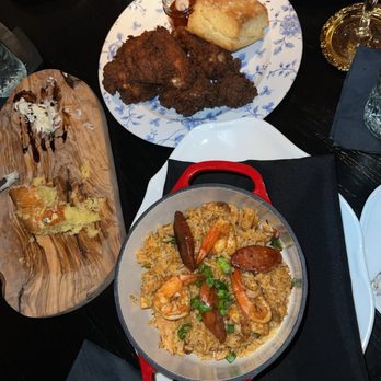 Voodoo Bayou - Jambalaya and chicken and biscuits - Cocktail Bars Near Me - Orlando, Florida