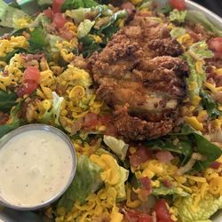 Gentry's Grill - House salad (minus egg) with fried chicken. Such a great dinner!