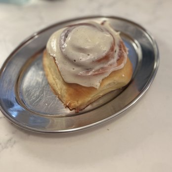 The Union Kitchen - Cinnamon Roll - delicious. - Breakfast & Brunch Near Me - Copenhagen, 84 The Union Kitchen - Cinnamon Roll - delicious. - Breakfast & Brunch Near Me - Copenhagen, 84