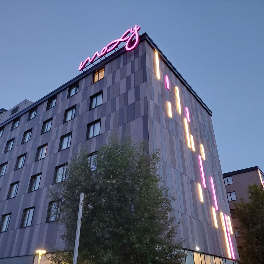 Moxy London Heathrow Airport - Hotel - Hotels Near Me - Hounslow, XGL Moxy London Heathrow Airport - Hotel - Hotels Near Me - Hounslow, XGL