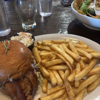 Pepper's Seafood Co - Fried chicken sandwich with fries and slaw - Seafood Near Me - Ogunquit, Maine