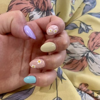 Ci Ci Nails 1 - Acrylic manicure and nail art - Waxing Near Me - Chicago, Illinois