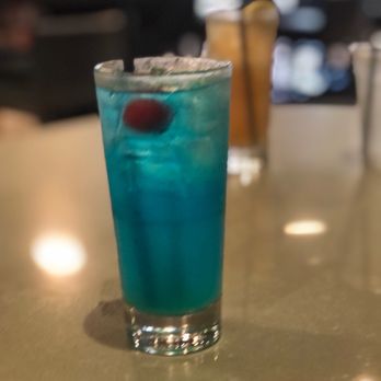 DoubleTree by Hilton Hotel Carson - Hotels Near Me - Carson, California