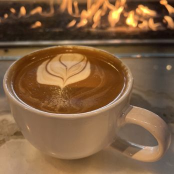 Urth Caffé - Orange - Honey Vanilla Late - Coffee & Tea Near Me - Orange, California