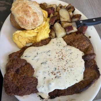 Millie's Cafe - Pasadena - Country Fried Steak with Homemade Biscuit - Breakfast & Brunch Near Me - Pasadena, California