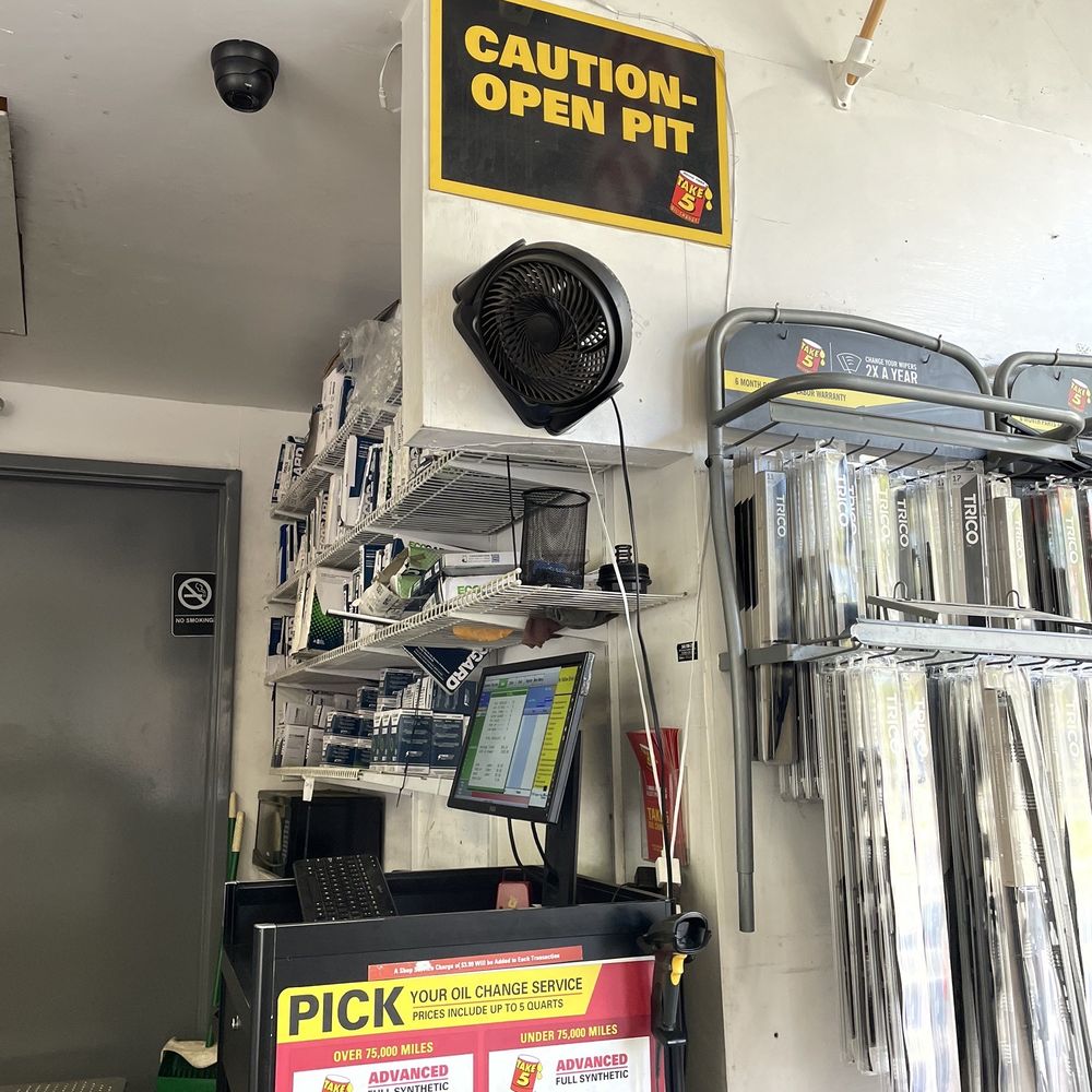 Take 5 Oil Change - Stay in your car while they do the work! - Oil Change Stations Near Me - Houston, Texas Take 5 Oil Change - Stay in your car while they do the work! - Oil Change Stations Near Me - Houston, Texas