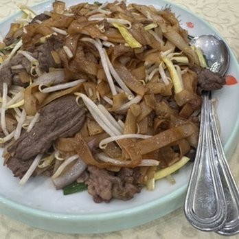 HL Peninsula - beef chow fun - Dim Sum Near Me - Castro Valley, California HL Peninsula - beef chow fun - Dim Sum Near Me - Castro Valley, California