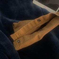 Lara's Tailor - Could you fix this button? If you can, I will bring it to you to get it fix. Thank you.