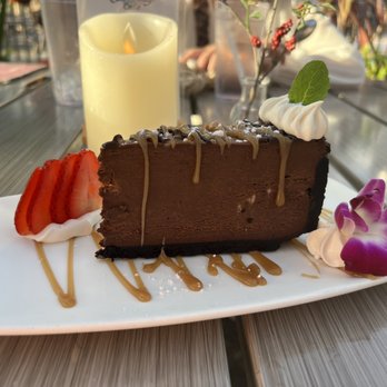 Castaway Cafe - Chocolate Mouse Cake Excellent - American Near Me - Lahaina, Hawaii Castaway Cafe - Chocolate Mouse Cake Excellent - American Near Me - Lahaina, Hawaii