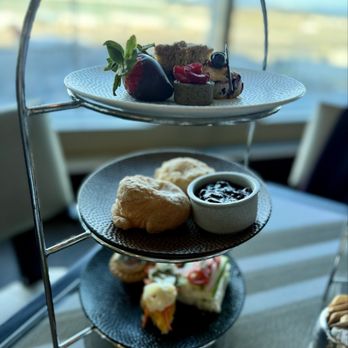 Globe@YVR - Vegan high tea - Diners Near Me - Richmond, British Columbia Globe@YVR - Vegan high tea - Diners Near Me - Richmond, British Columbia
