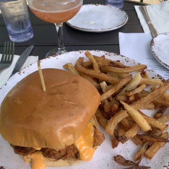 Brick & Brew - Fried Chicken Sandwich - Pizza Near Me - Havertown, Pennsylvania