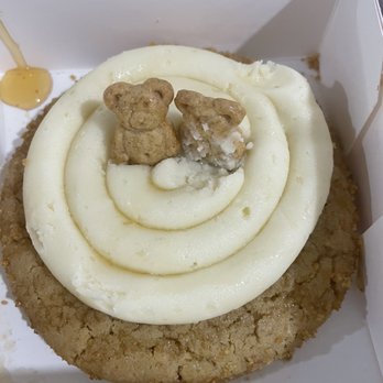 Crumbl - Virginia Beach - Honey Graham cookie - Bakeries Near Me - Virginia Beach, Virginia Crumbl - Virginia Beach - Honey Graham cookie - Bakeries Near Me - Virginia Beach, Virginia