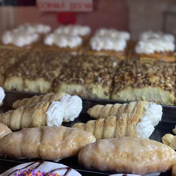 Icon Donuts & Sweetery - The start of the day - Donuts Near Me - Waterloo, Iowa