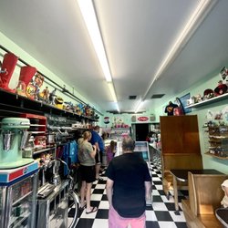 Cone Brothers Ice Cream & Candy - Inside!