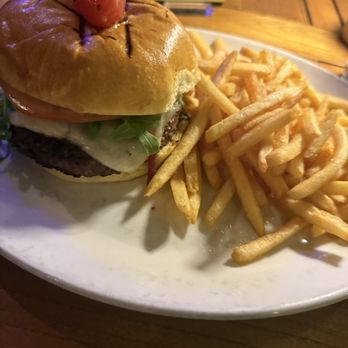 Serafina - West 105th - Serafina Burger with Fries - Italian Near Me - New York, New York Serafina - West 105th - Serafina Burger with Fries - Italian Near Me - New York, New York