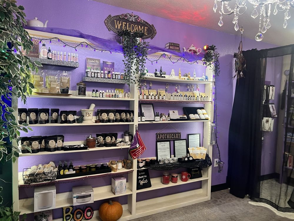 Healthy Hippie Trading Logo