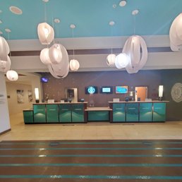 Lobby - Front Desk