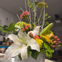 Bouquet at Clay - Customized arrangement with the perfect color pallete, flowers and personal touches.
