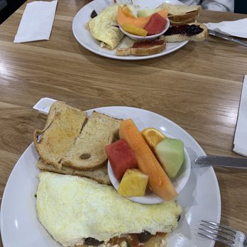 Broken Yolk Cafe - Breakfast & Brunch Near Me - La Verne, California Broken Yolk Cafe - Breakfast & Brunch Near Me - La Verne, California
