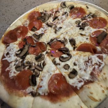 Yard House - Pizza was just whatever don't get it - Bars Near Me - Pasadena, California