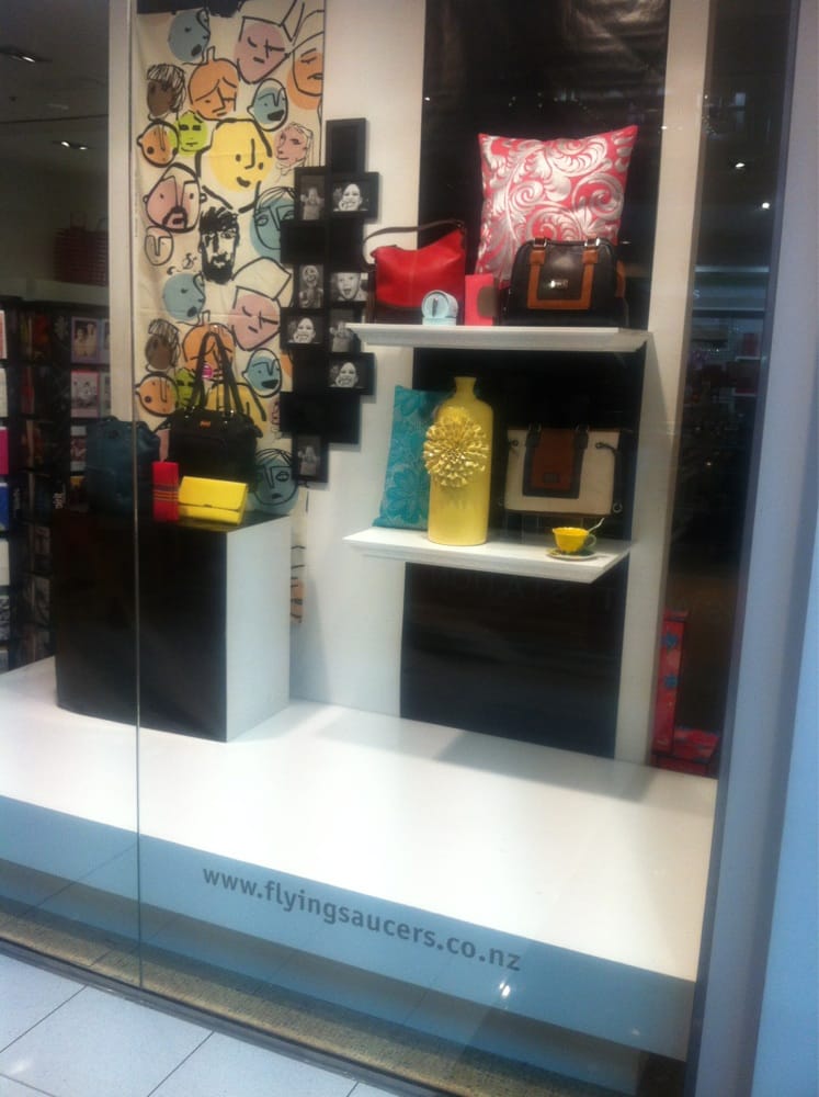 FLYING SAUCERS Updated April 2024 19 Como St, North Shore