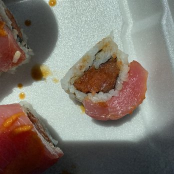 Kanpai Sushi - This is supposed to be the oh my God roll. Most of the ingredients are missing - Sushi Bars Near Me - Antioch, California