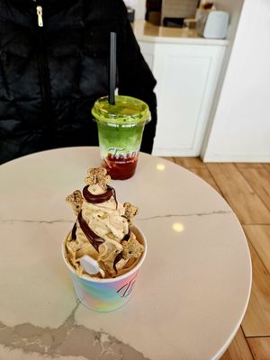 Treats Cereal Bar & Boba by null