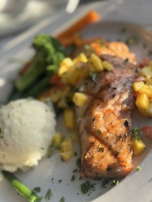 Lara's Fine Dining by null