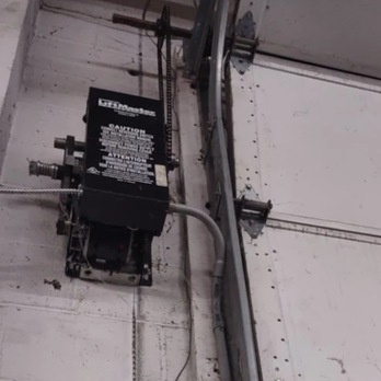 Magic Fix Garage Door Services - Chain on garage door wasn't cacthing - Garage Door Services Near Me