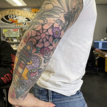 American Vintage Tattoo - Traditional spider web - Tattoo Near Me - Orange, California