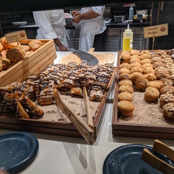Ale & Compass Restaurant - Buffet - American Near Me - Orlando, Florida
