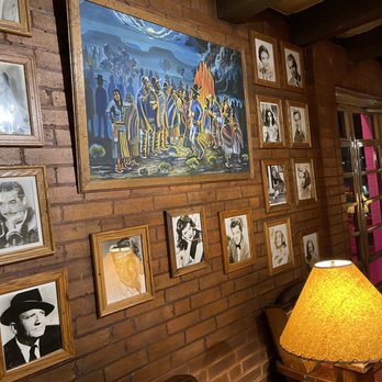 El Rancho Hotel - Old Hollywood Celebrity Photos - Hotels Near Me - Gallup, New Mexico El Rancho Hotel - Old Hollywood Celebrity Photos - Hotels Near Me - Gallup, New Mexico