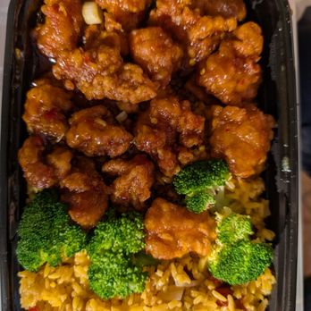 Jade Fortune - General Tso's Chicken Lunch Combination - Restaurants Near Me - Glen Cove, New York