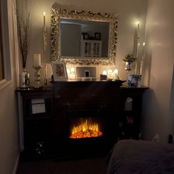 Belle Vous Salon & Spa - Jennifer's massage and facial room.
