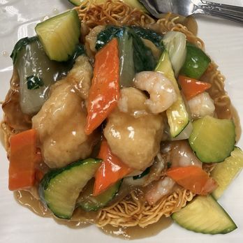 3 Star Restaurant - Seafood Pan fried Noodles - Filipino Near Me - Vallejo, California