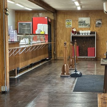 Mom's Country Kitchen - Counter ordering - American Near Me - Houston, Texas