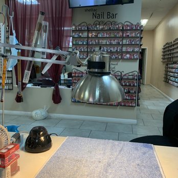 Exotic Nail - Dirty looking towel - Nail Salons Near Me - Parma Heights, Ohio