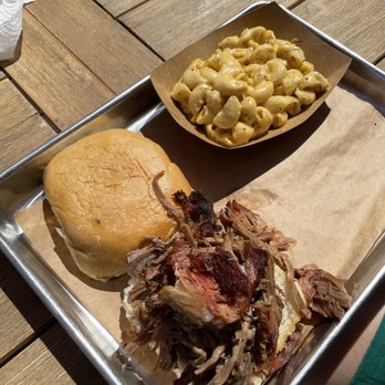 Heim Barbecue - Pulled pork sandwich with green chili mac and cheese - Barbeque Near Me - Dallas, Texas Heim Barbecue - Pulled pork sandwich with green chili mac and cheese - Barbeque Near Me - Dallas, Texas