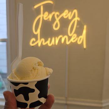 Melba Ice Creamery - Buttered Cornbread Ice Cream - Ice Cream & Frozen Yogurt Near Me - Lawrence Township, New Jersey