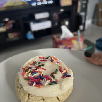 Batch & Box - Del Mar - Frosted Signature Cookie with sprinkles - Bakeries Near Me - San Diego, California Batch & Box - Del Mar - Frosted Signature Cookie with sprinkles - Bakeries Near Me - San Diego, California