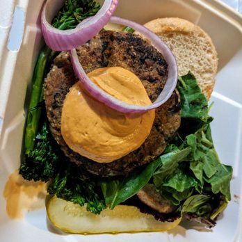 Pig Minds Brewing - Pig Mind Burger - Brewpubs Near Me - Machesney Park, Illinois Pig Minds Brewing - Pig Mind Burger - Brewpubs Near Me - Machesney Park, Illinois