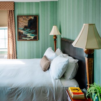 Landmark Inn - Guest Room - Hotels Near Me - Marquette, Michigan